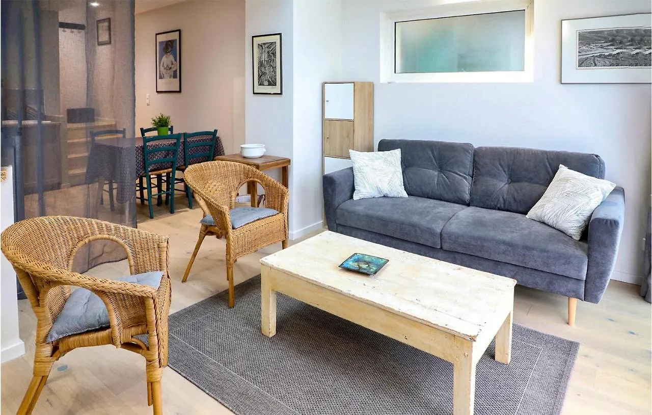 Cozy Home In Bedoin With Kitchen